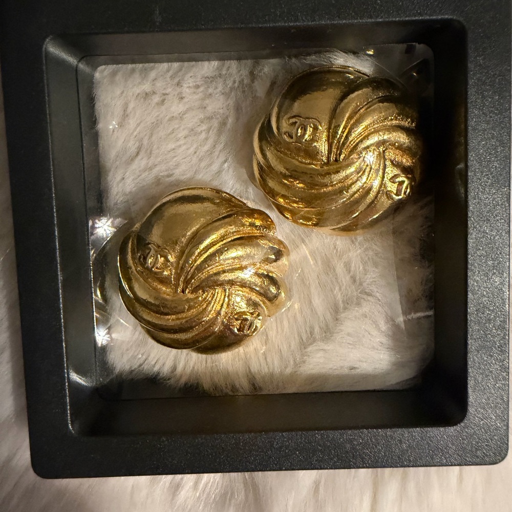 CHANEL Swirl Button Clip On Earrings